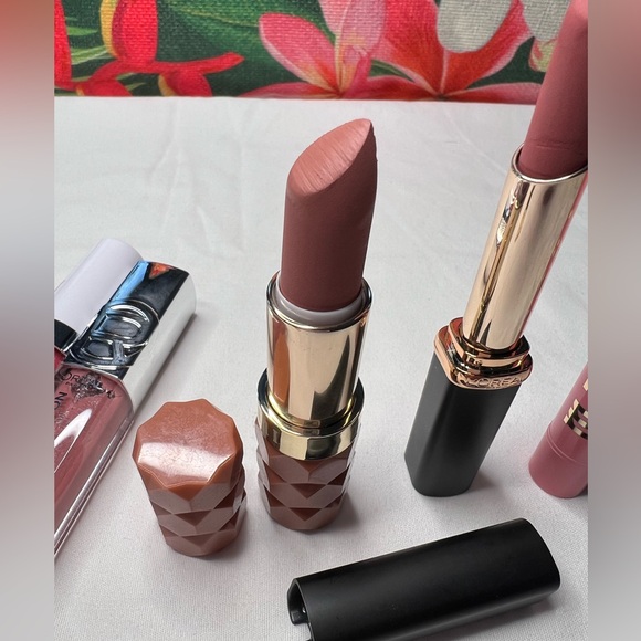 Assorted Lipstick Collection - Picture 5 of 11